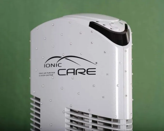 Čistička vzduchu Ionic-CARE v detaile, perleťovo biela farba zdobená kryštálmi